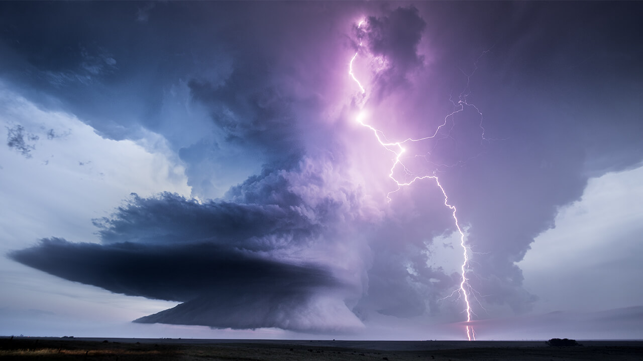 Fabulous electrified LP supercell in Kansas – EXTREMEWEATHER.CLUB