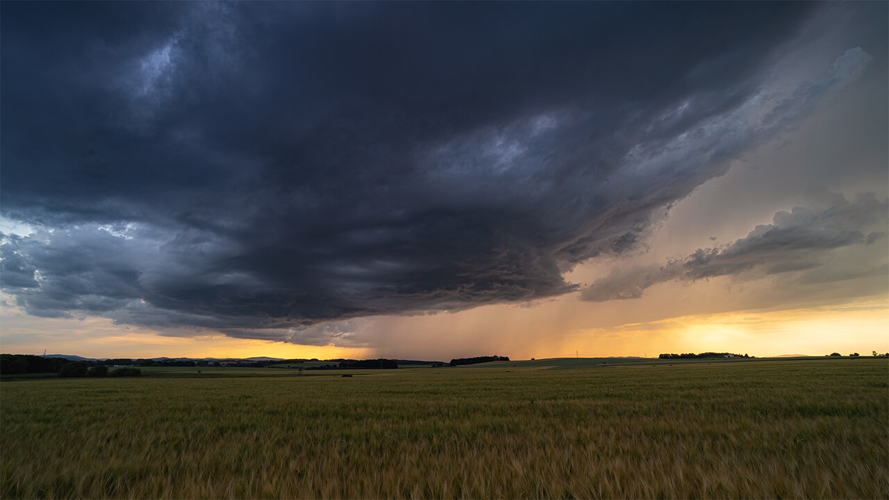 Beautiful supercell by Lukas Gallo